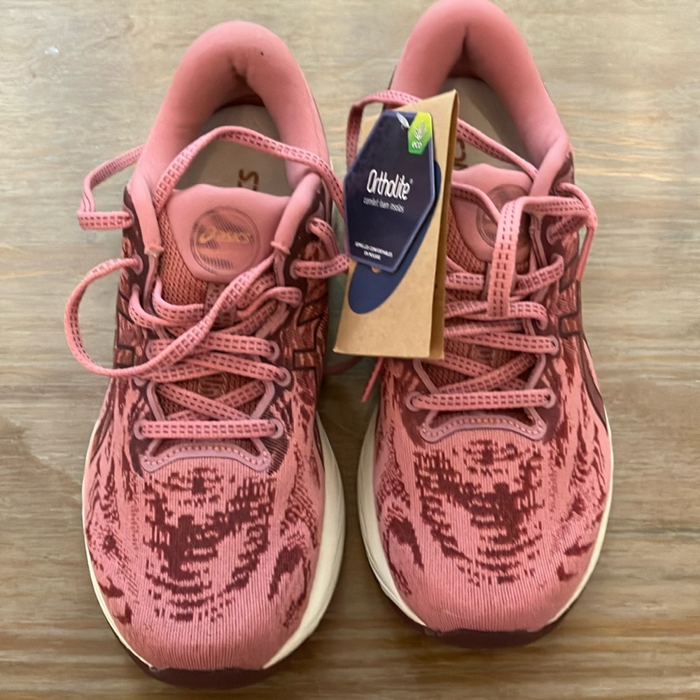 ASICS Running Shoes pink Maroon New